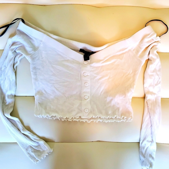 Forever 21 Tops - 5/$15 Forever 21 off the shoulder crop top